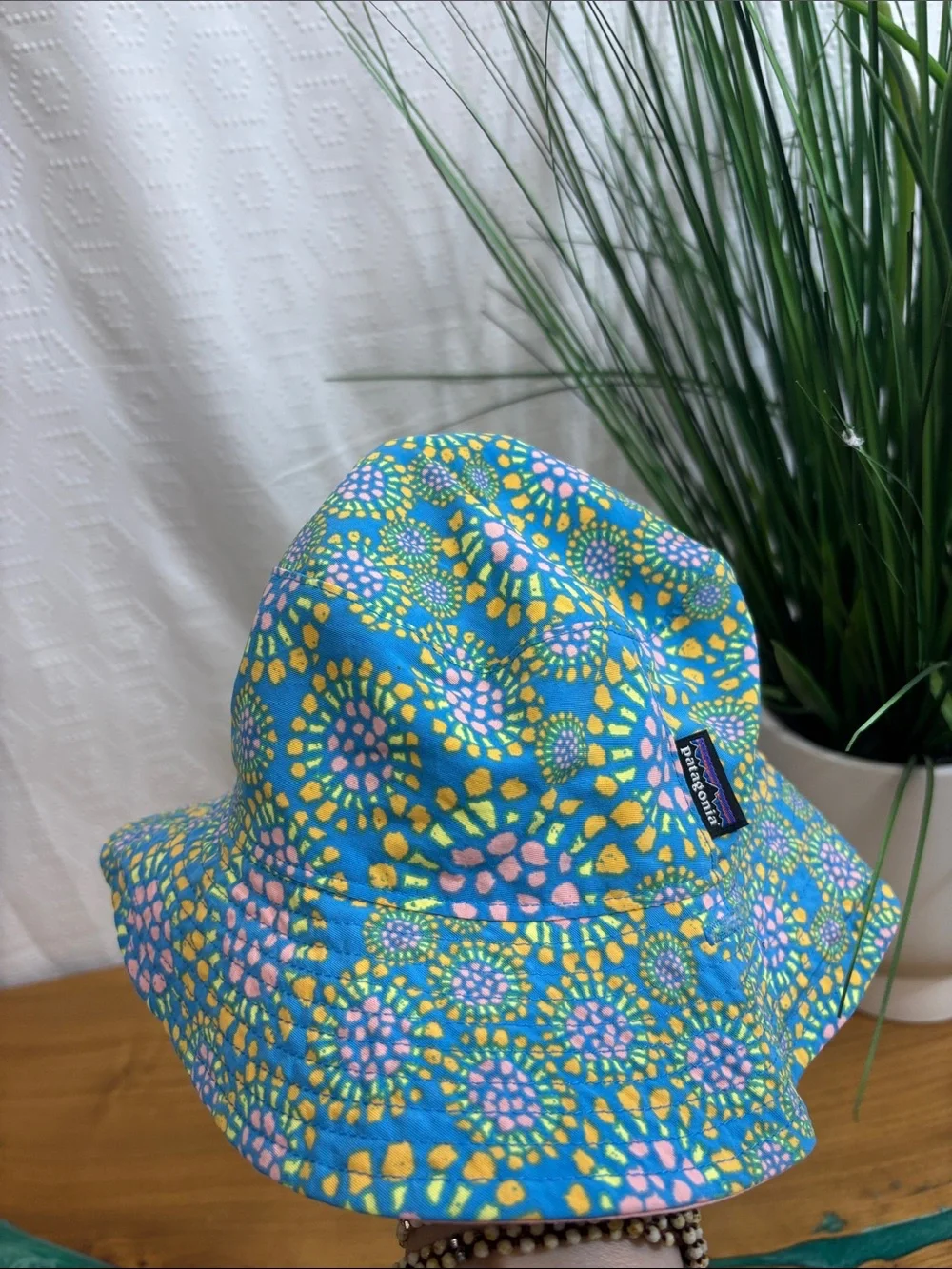 Patagonia kids Blue pink reversible Sun Hat